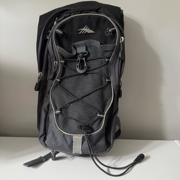 High Sierra Black and Gray Hydration Backpack - Picture 1 of 5